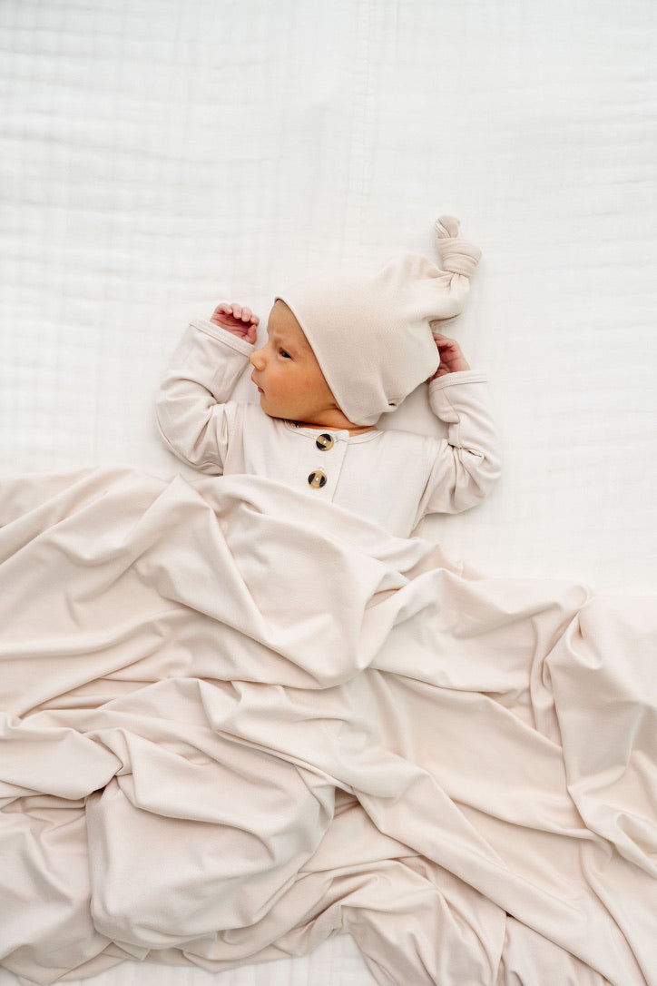 Winnie Newborn Hat Bundle (Gown)