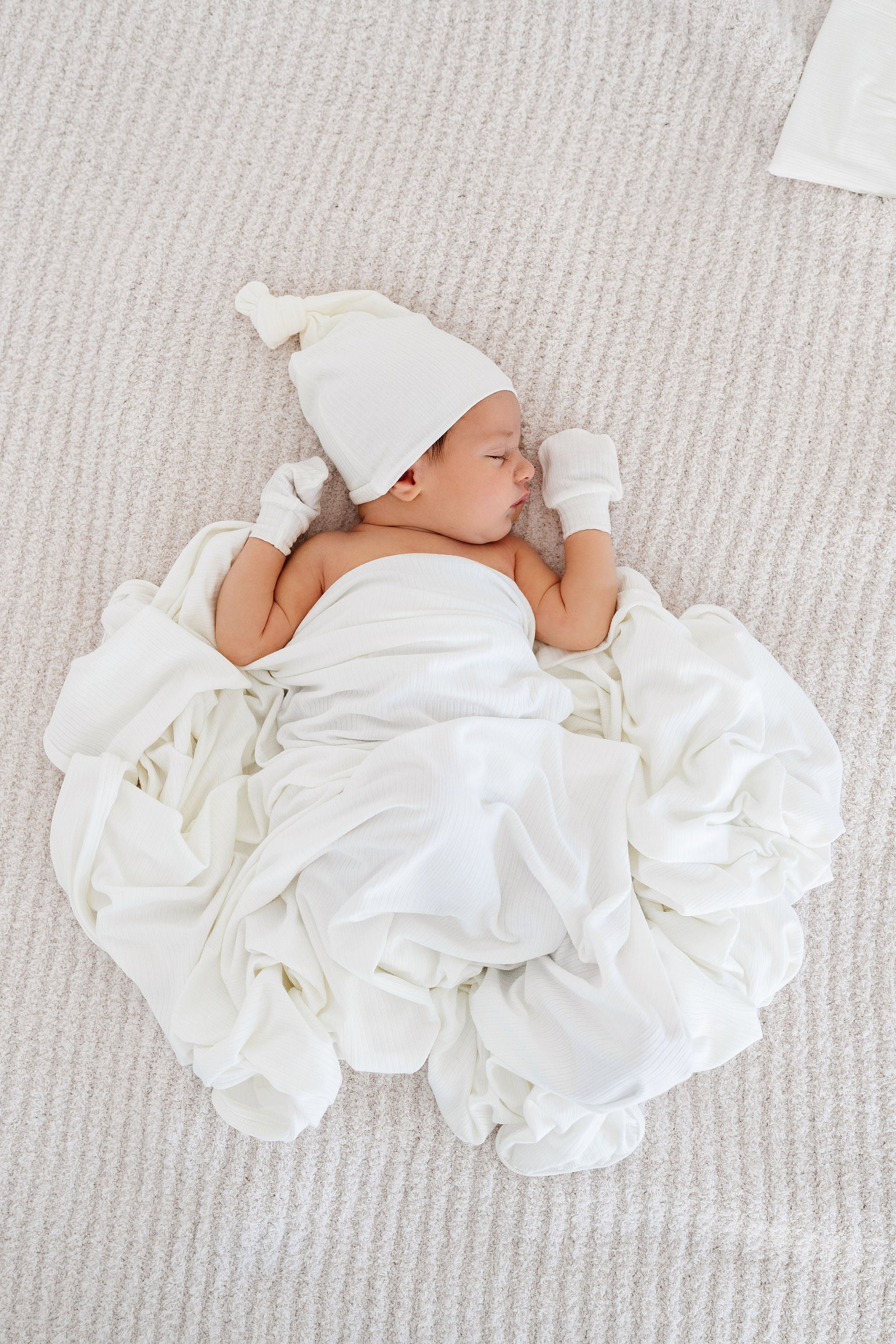Wren Ribbed Swaddle Blanket
