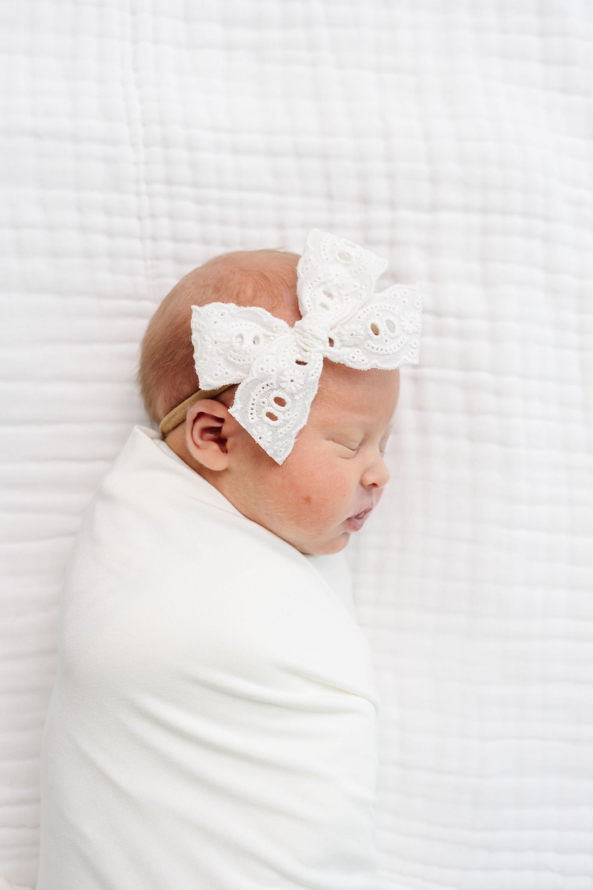 Lace Bow - White Daisy Eyelet Headband