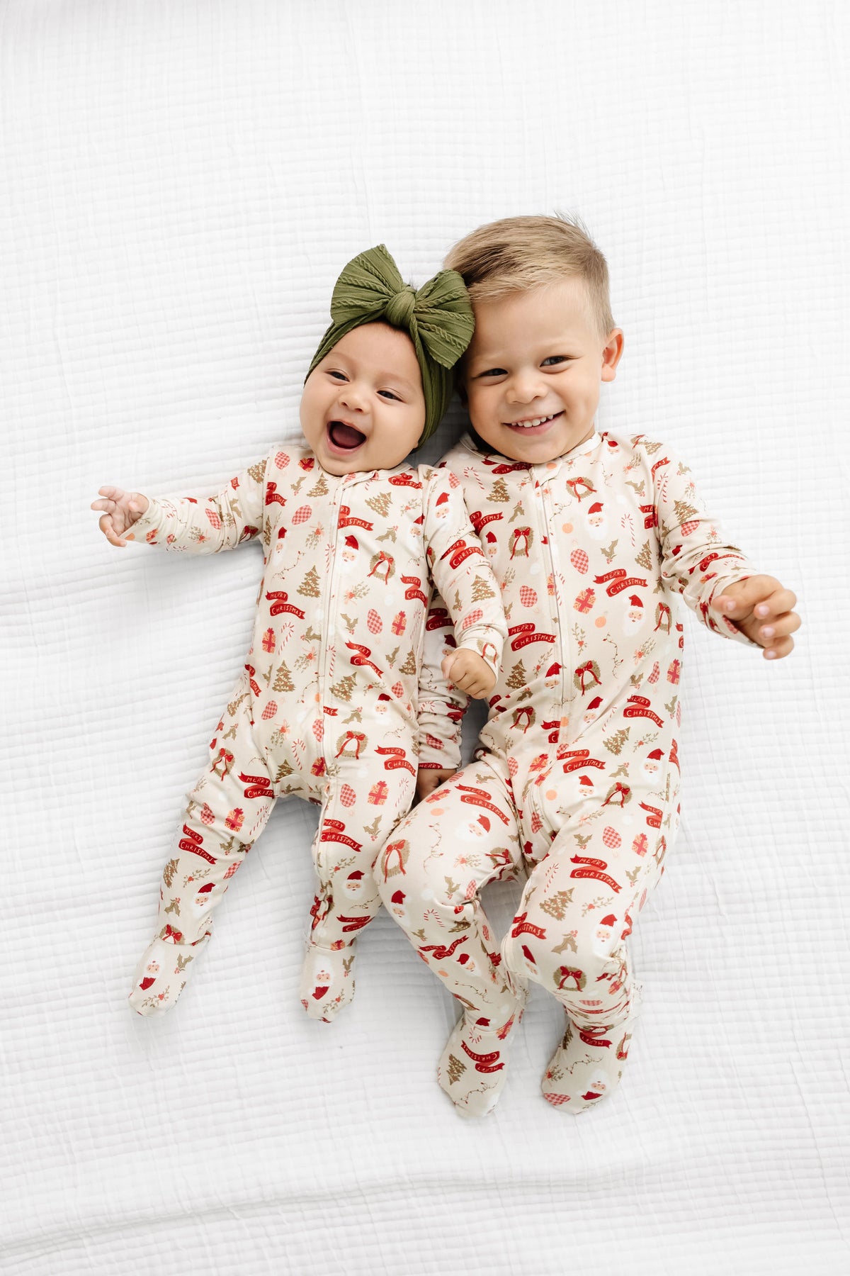 Mistletoe Zipper Footies