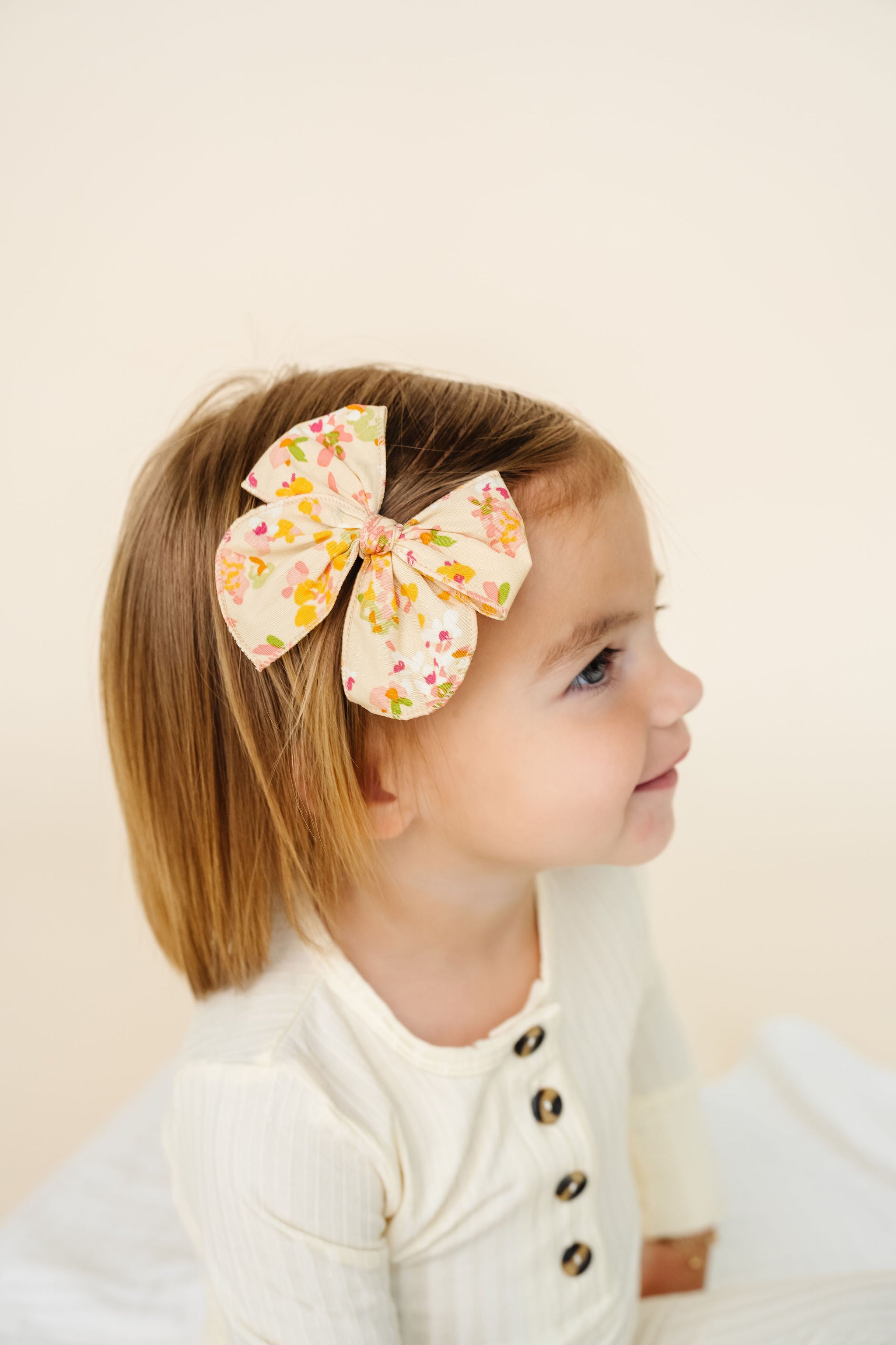 Heirloom Bow - Tan Floral Clip