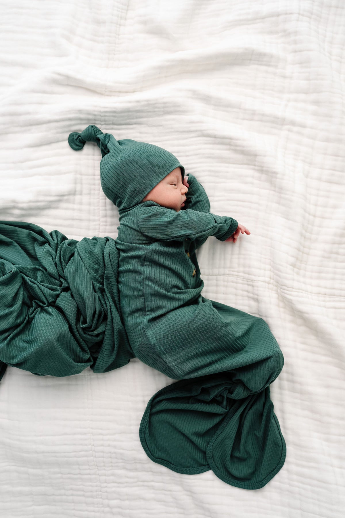Pierce Ribbed Newborn Hat Bundle + Knotted Gown