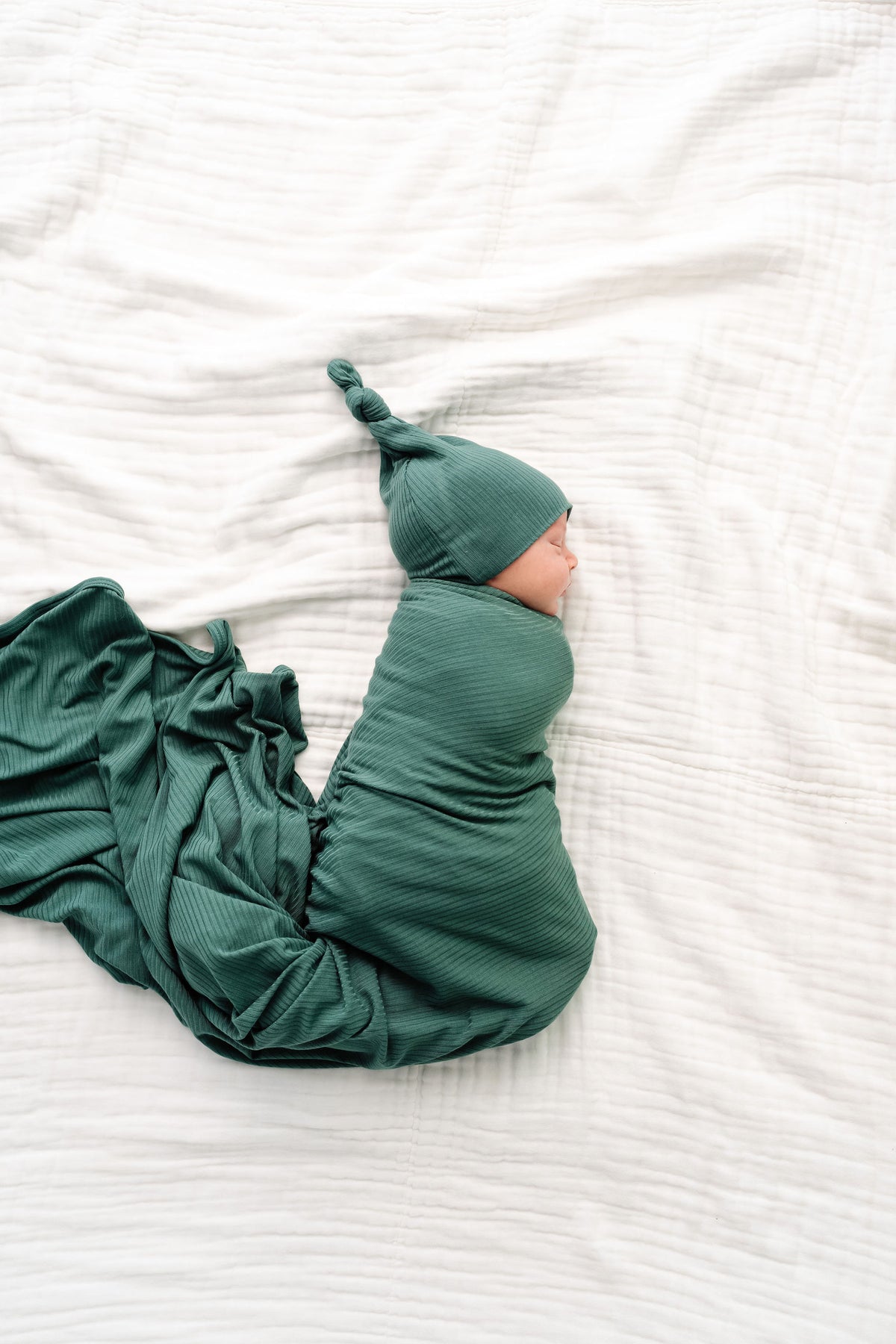 Pierce Ribbed Newborn Hat Bundle + Knotted Gown