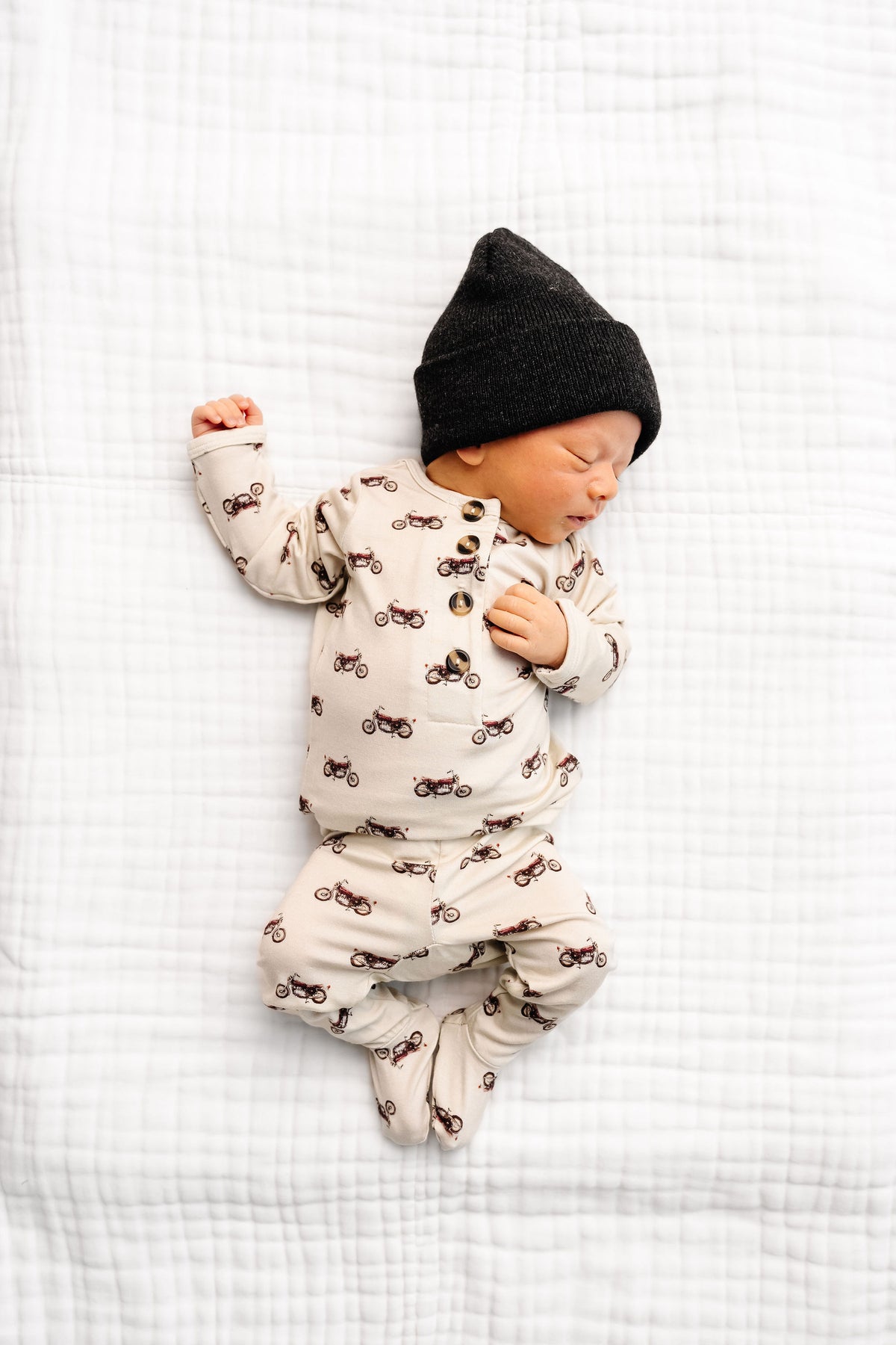 Cruz Newborn Hat Bundle + Top + Bottoms