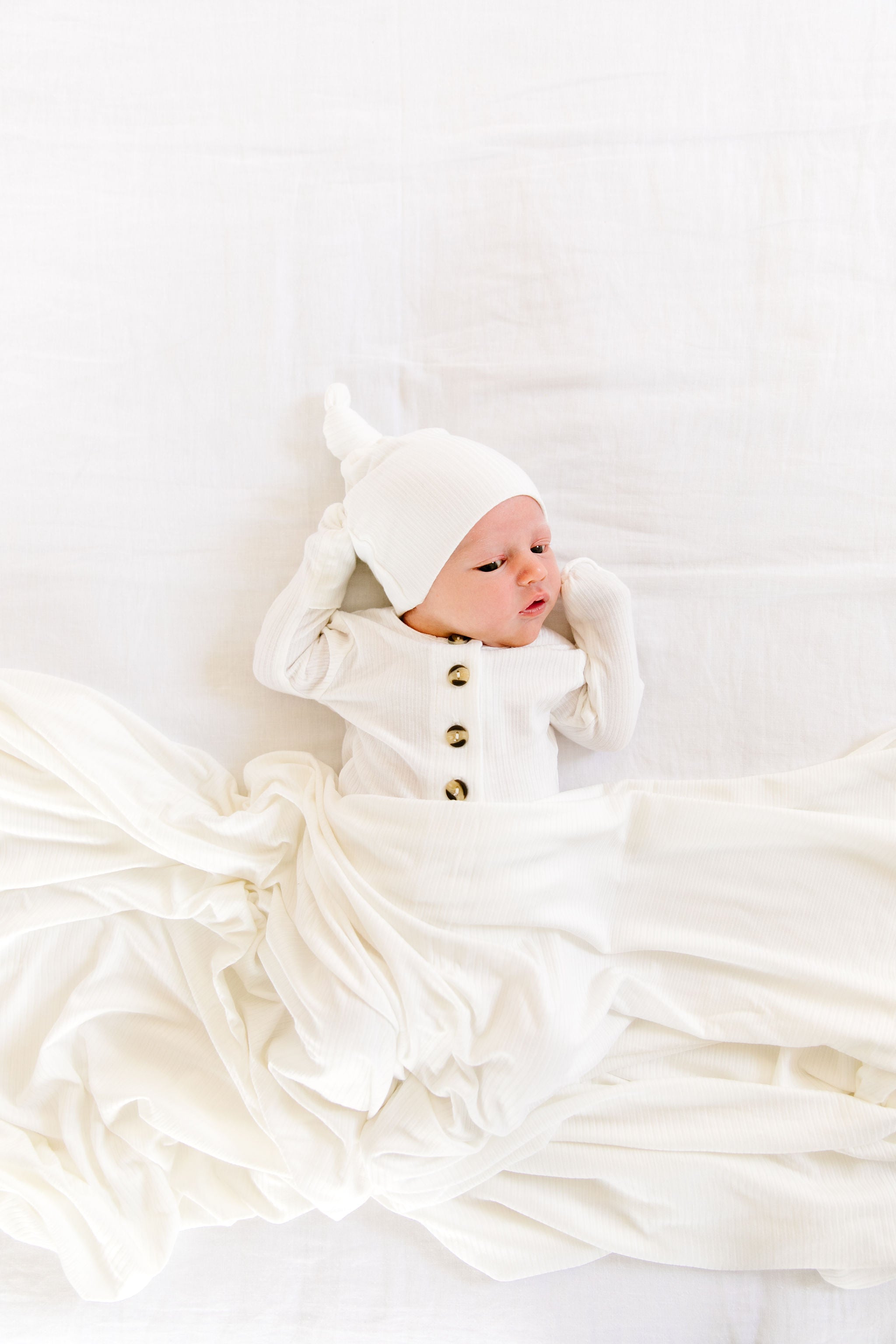 Wren Ribbed Newborn Hat Bundle (Gown)