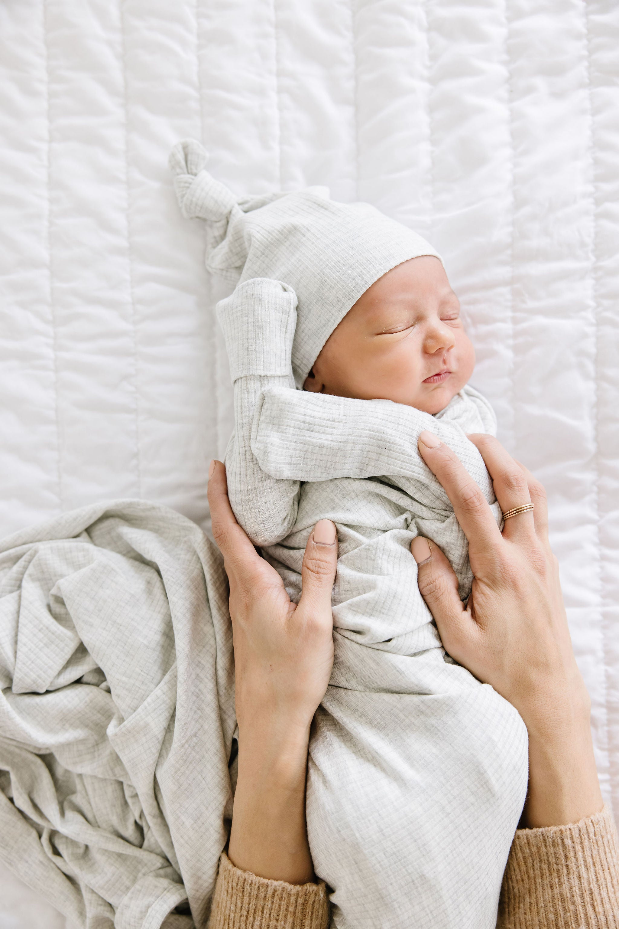 Stevie Ribbed Newborn Hat Bundle (Gown)